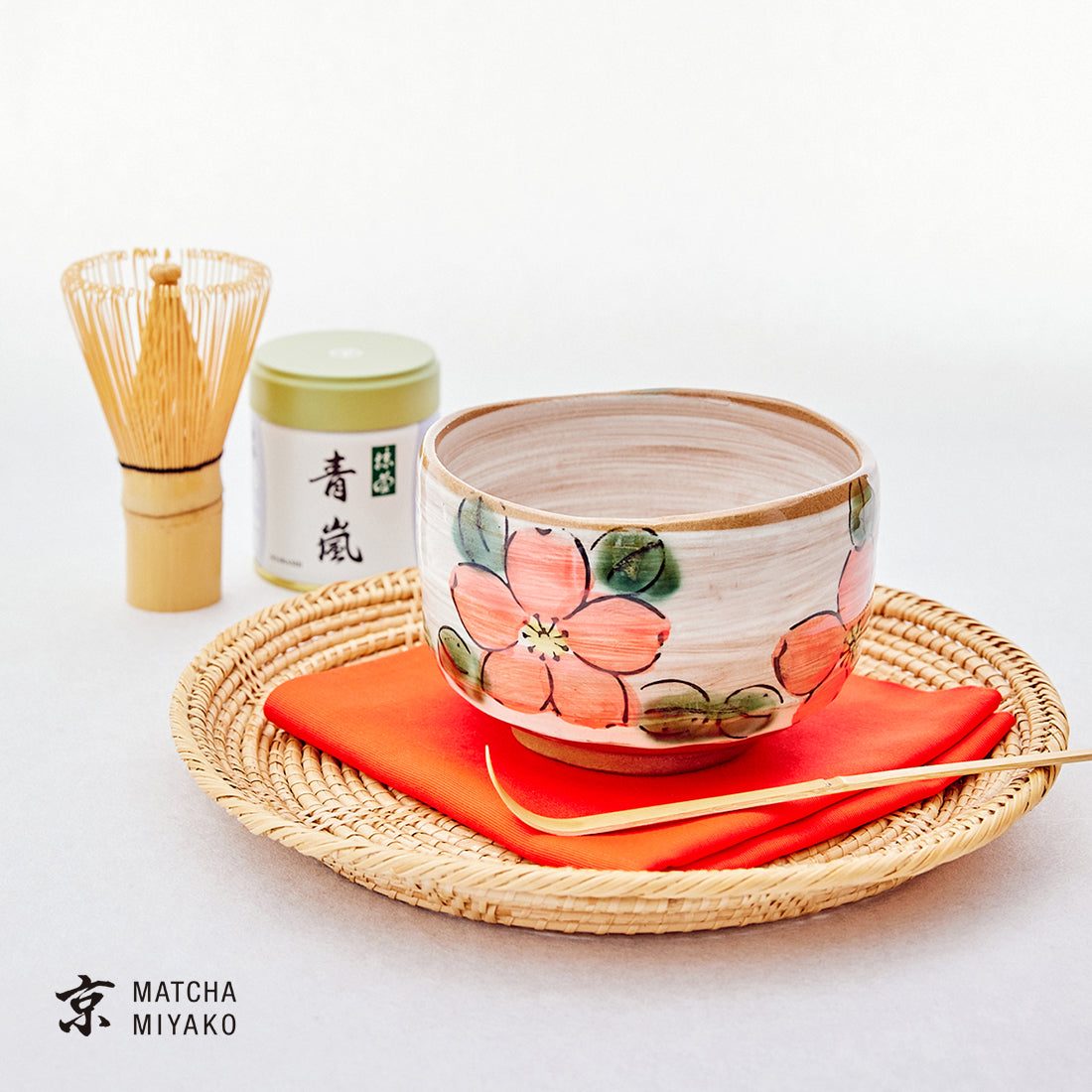 茶道を極める◼️蔵のお茶室に飾られていた、かなり可愛い抹茶専用の飾り棚、茶碗セット 抹茶スターターセット（美濃焼 桜花） – 抹茶 京